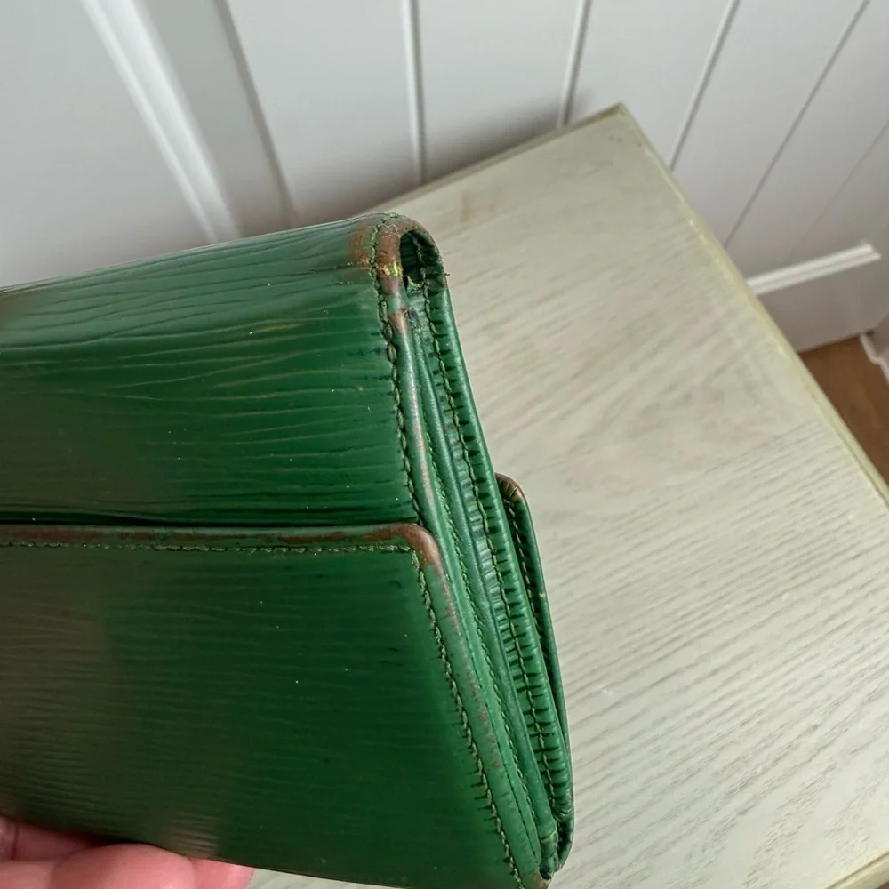 Louis Vuitton Epi Green Elise double side Wallet *Authentic*